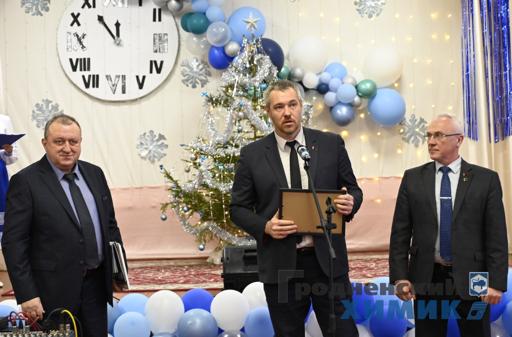Представители ОАО Гродно Азот посетили Мурованский психоневрологиченский интернат для престарелых и инвалидов_7.JPG